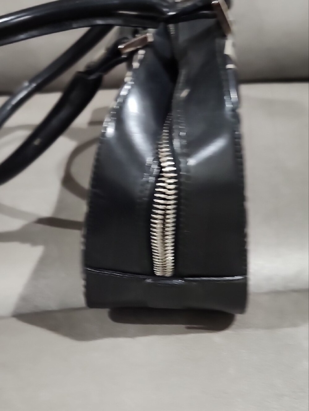 LOW START 😱 Salvatore Ferragamo Gancini Pattern Shoulder Bag with Black Wallet - Picture 5 of 15